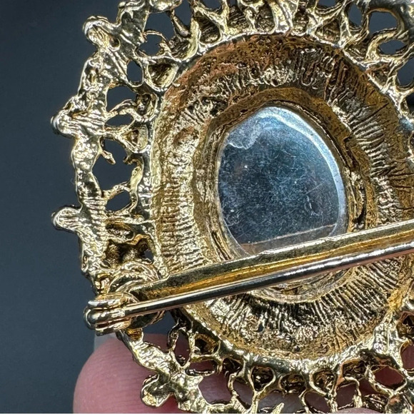 Ornate Blue Sapphire Colored Brooch with Bale - Picture 4 of 13